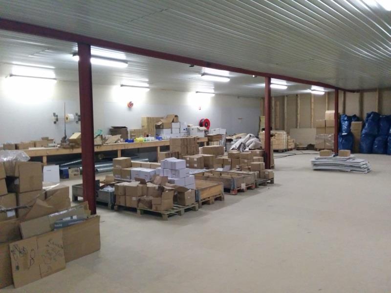 Packing of screws, accessories etc.