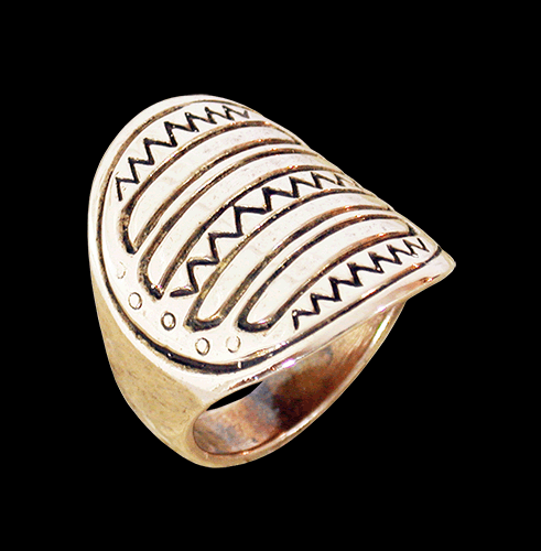 Bronsring lik Kalevala. - 2