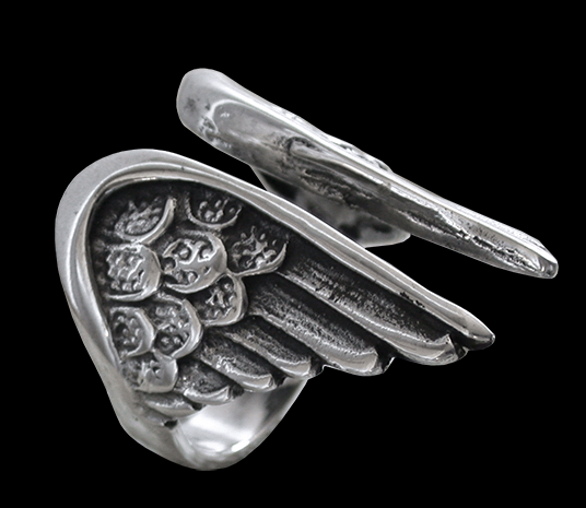 Two wings silverring med fjäder.