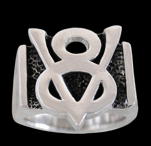 Klackring- Mellan V8 ring i Äkta silver. - 2