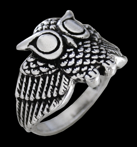 Uggle ring.