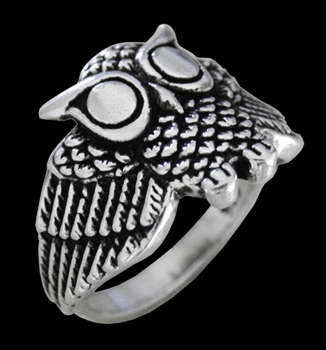 Uggle ring.
