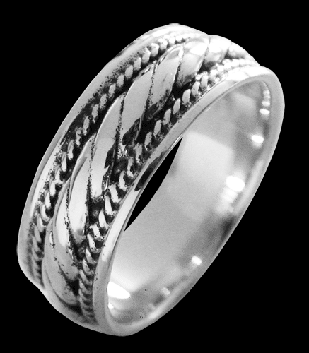 Viking inspirerad ring i Äkta silver