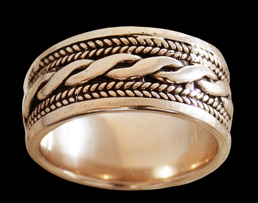 Flätad ring i Brons. - 2