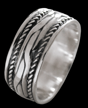 Ring i vikingastil.