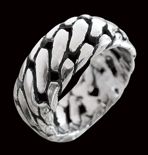 Massivt flätad ring i Äkta silver.