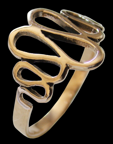Vacker snirklig ring
