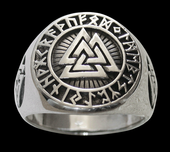 Klackring med Valknut i Äkta silver. - 2