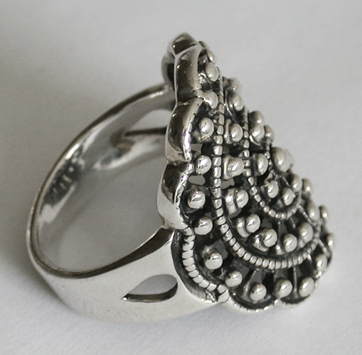 Annorlunda silverring. - 5