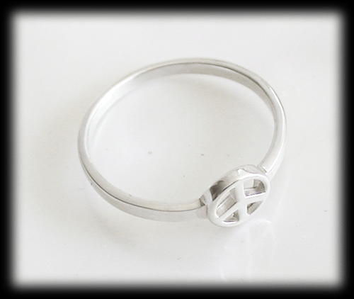 Liten PEACE ring i Äkta silver. - 2