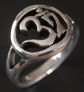 Ohm, Aum ring i Äkta silver. - 2
