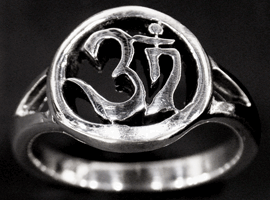 Ohm, Aum ring i Äkta silver.