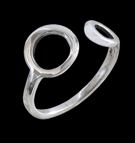 Stilren silverring. - 2