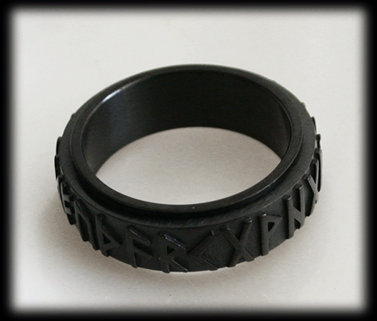 8 mm. Svart spinnerring med runor i rostfritt stål. - 3