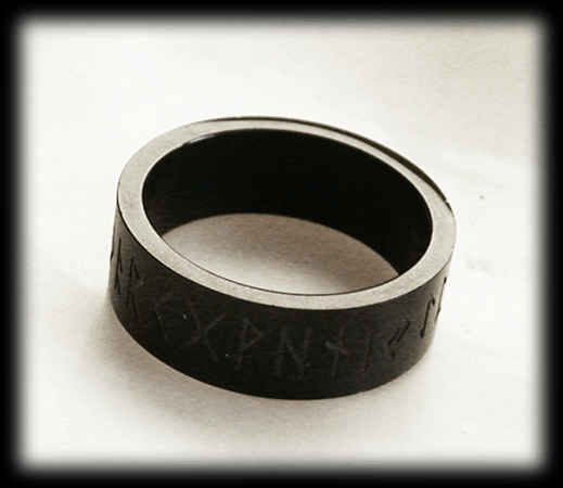 8 mm. Fet runring i svart rostfritt stål. - 4