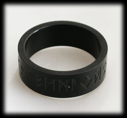 8 mm. Fet runring i svart rostfritt stål. - 6