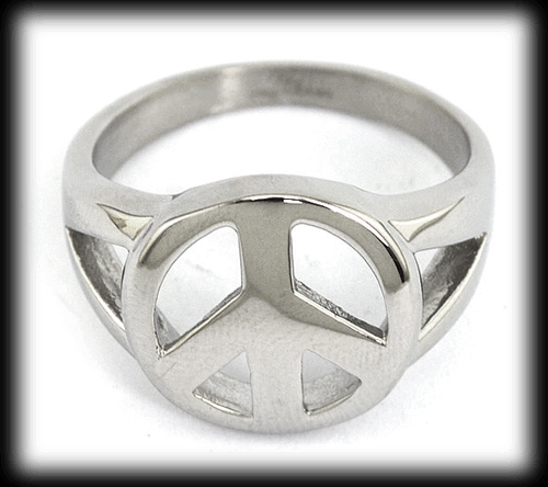 Större Peace ring i rostfritt stål. - 2