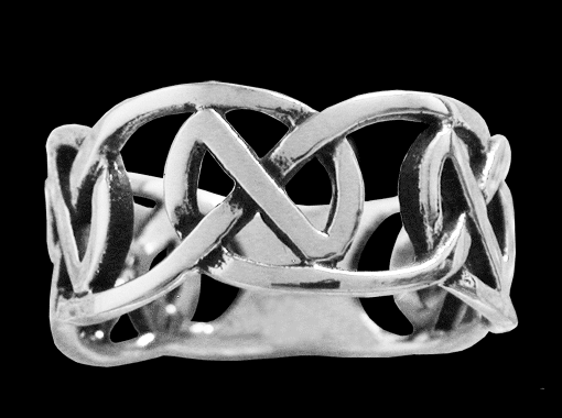 Genombruten keltisk ring. - 2