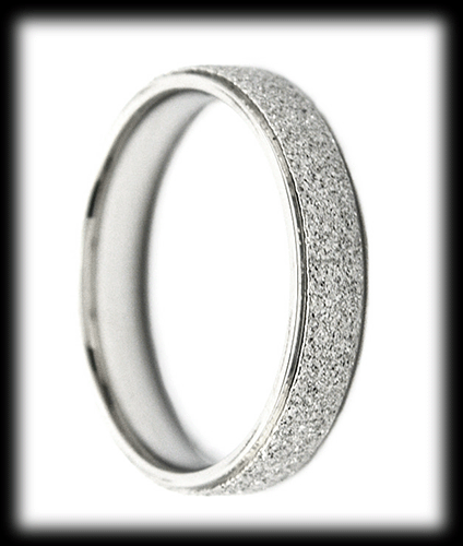 Ring i rostfritt stål med frostad look. - 2