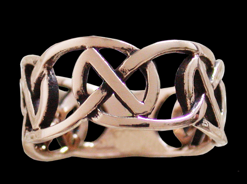 Genombruten keltisk ring. - 2