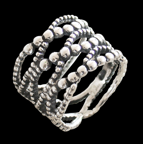 Annorlunda silverring. - 2