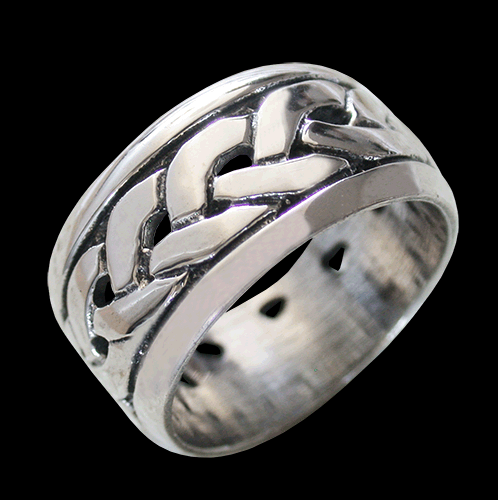 11 mm. Flätad ring. - 2