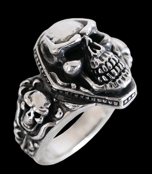 Death in frame ring i Äkta silver.