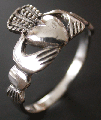 Claddagf ring. - 3