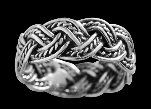 7 mm. Snygg flätad ring i Silver. - 2