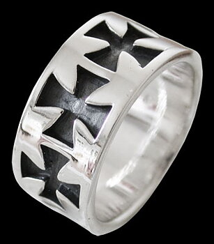 Ring i Äkta silver med fem Malteserkors.