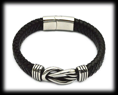 Äkta läderarmband med kärleksknuten. - 2