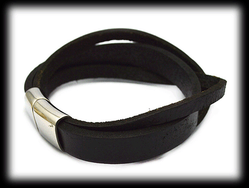 Stilrent armband i i tre delar tillverkat i äkta läder. - 2
