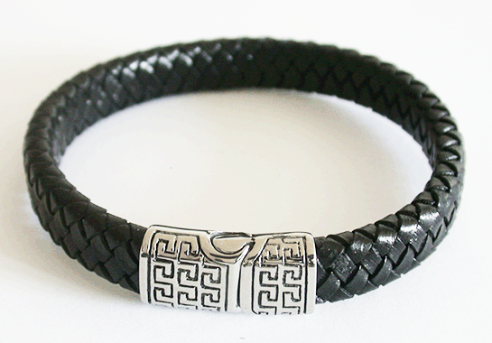 Svart läderarmband med snyggt spänne. - 3