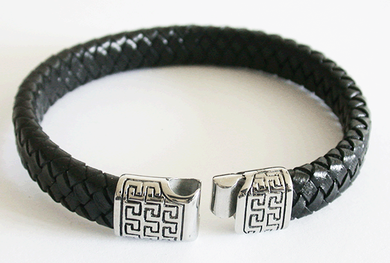 Svart läderarmband med snyggt spänne. - 4