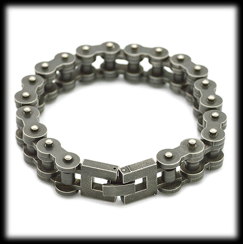 13 mm bred. Oljig look. MC Armband i stål. - 3