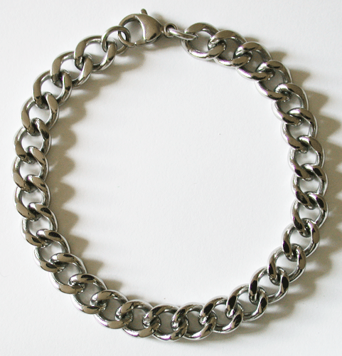 Armband i stål. 9 mm.