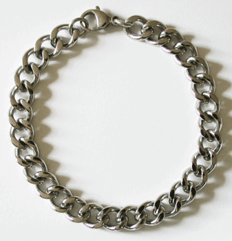 Armband i stål. 9 mm.