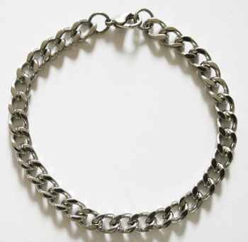 Armband i stål. 4 mm.