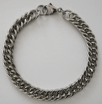 Armband i stål. 9 mm.