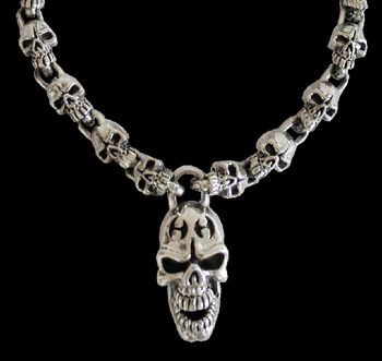 Brutalt dödskalle halsband i Äkta silver.