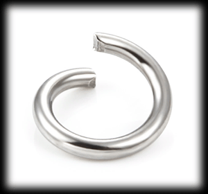 8 mm. Smyckes ring i rostfritt stål. - 2
