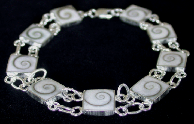 Armband i Äkta silver med Shiva snäcka.