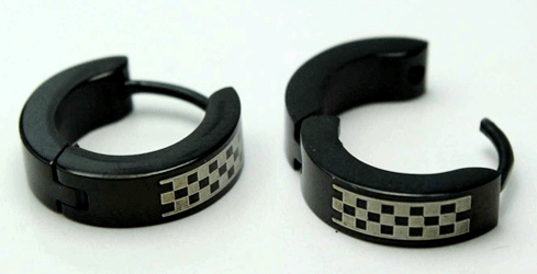 3.0 mm. Svarta Pepita örhängen i stål. - 3