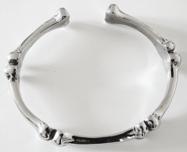 Armband med benknotor i stål. - 2