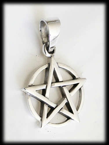 18.5 mm. Litet Pentagram hänge i Äkta silver. - 2