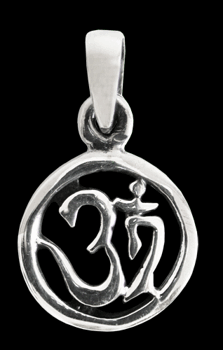 Litet nätt Aum / Ohm hänge i Äkta silver.