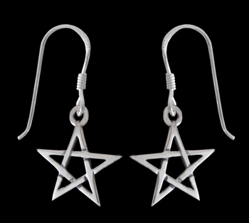 Små söta Pentagramörhängen i Äkta silver.