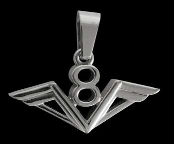 V8 i Stål. 17 gr.