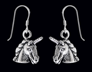 Små unicorn örhängen i Äkta silver.