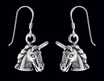 Små unicorn örhängen i Äkta silver.